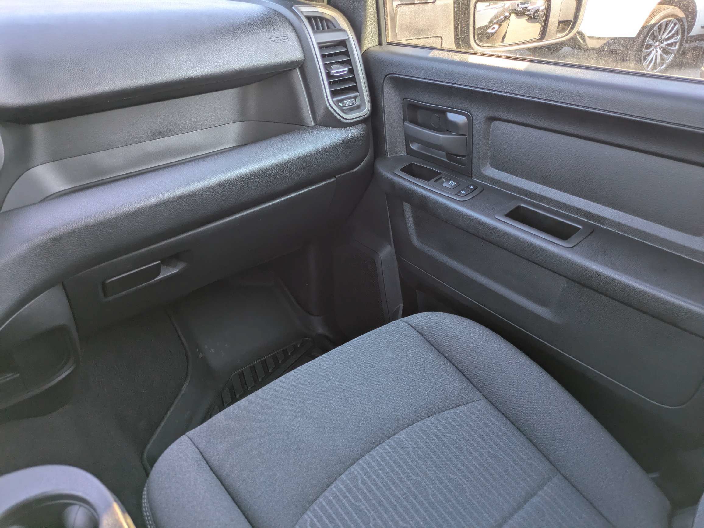 Used 2024 RAM 2500 Tradesman w/ Chrome Appearance Group AWD/4WD image 17