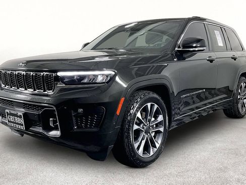 Used 2024 Jeep Grand Cherokee Overland w/ Trailer Tow Package AWD/4WD image 14