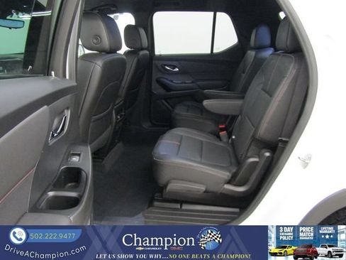 Used 2022 Chevrolet Traverse RS FWD image 18
