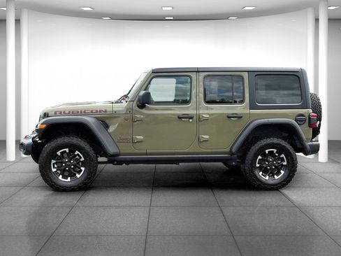 Used 2025 Jeep Wrangler Unlimited Rubicon AWD/4WD image 4