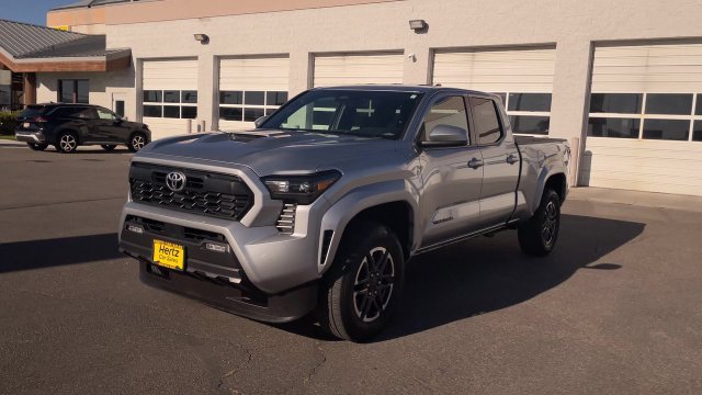 Used 2025 Toyota Tacoma TRD Sport AWD/4WD image 6