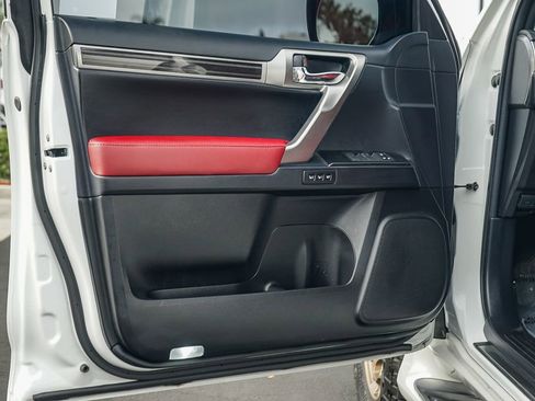 Used 2023 Lexus GX 460 Luxury w/ Sport Design Package AWD/4WD image 22