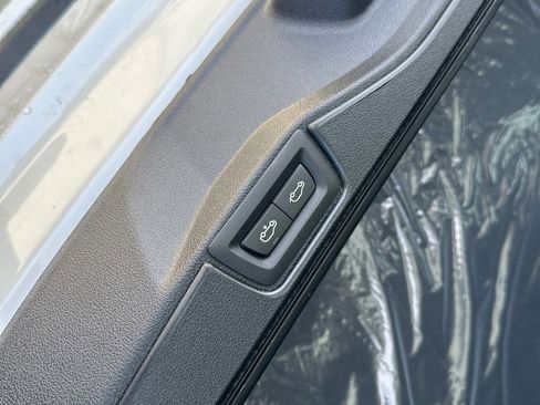 New 2026 BMW X5 sDrive40i image 13