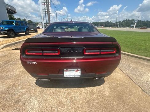 Used 2023 Dodge Challenger SXT w/ Plus Package RWD image 7