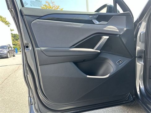 New 2025 Volkswagen Tiguan SE R-Line image 13