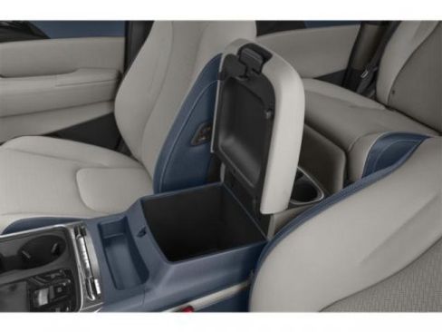 Used 2025 Kia Carnival SX Prestige FWD image 16