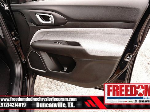 New 2026 Jeep Compass Latitude image 41