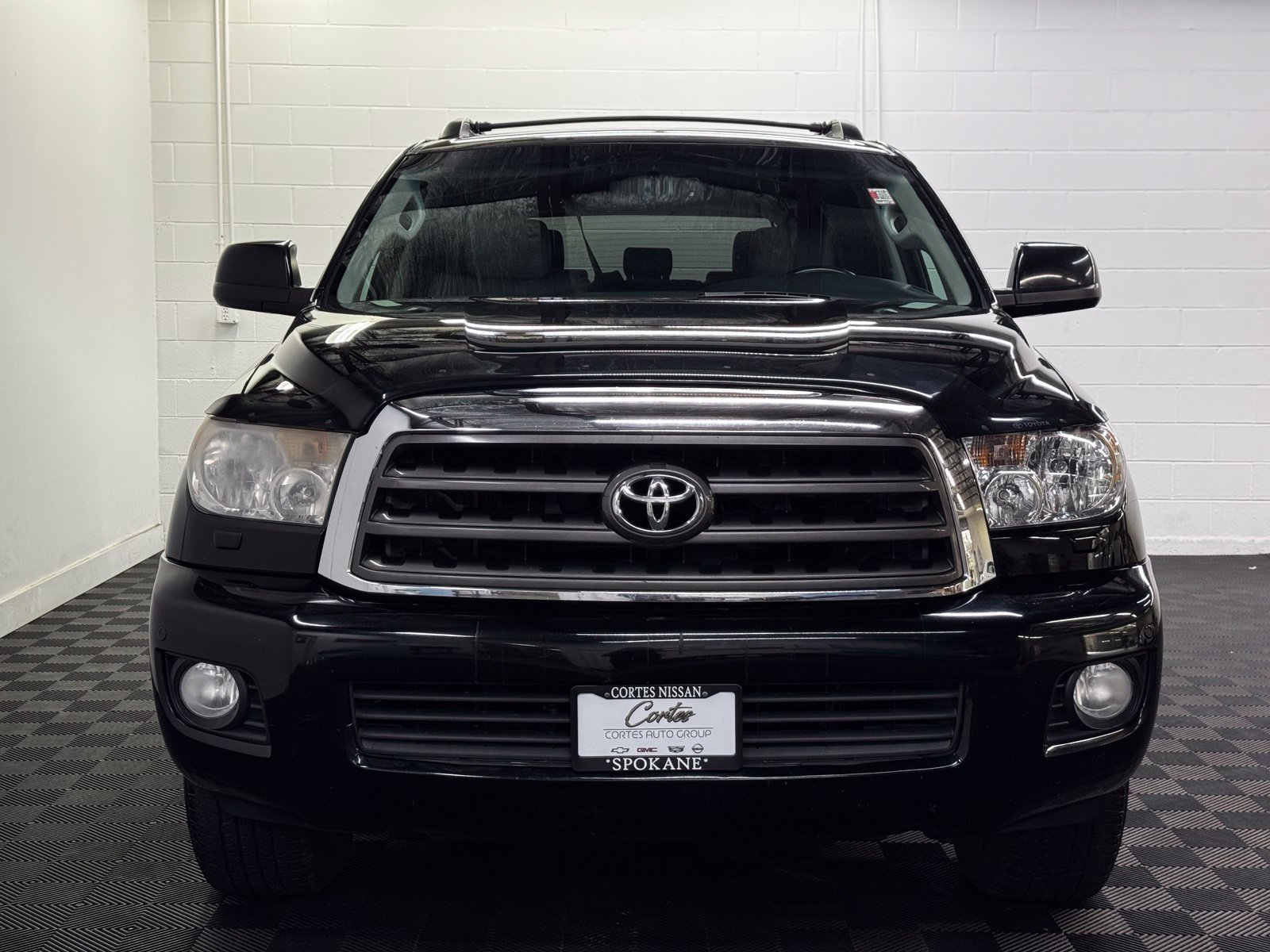 Used 2010 Toyota Sequoia SR5 AWD/4WD image 5