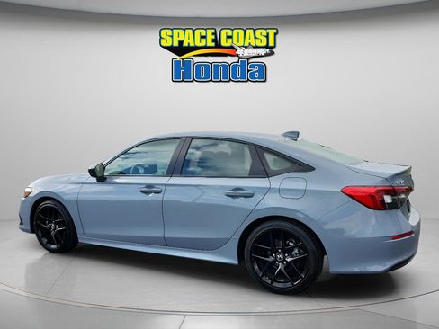 Used 2023 Honda Civic Sport image 11