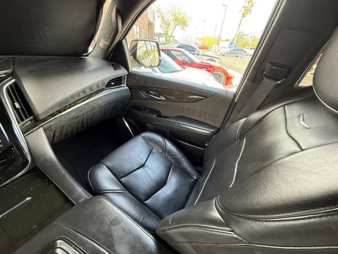 Used 2018 Cadillac Escalade ESV Platinum AWD/4WD image 54