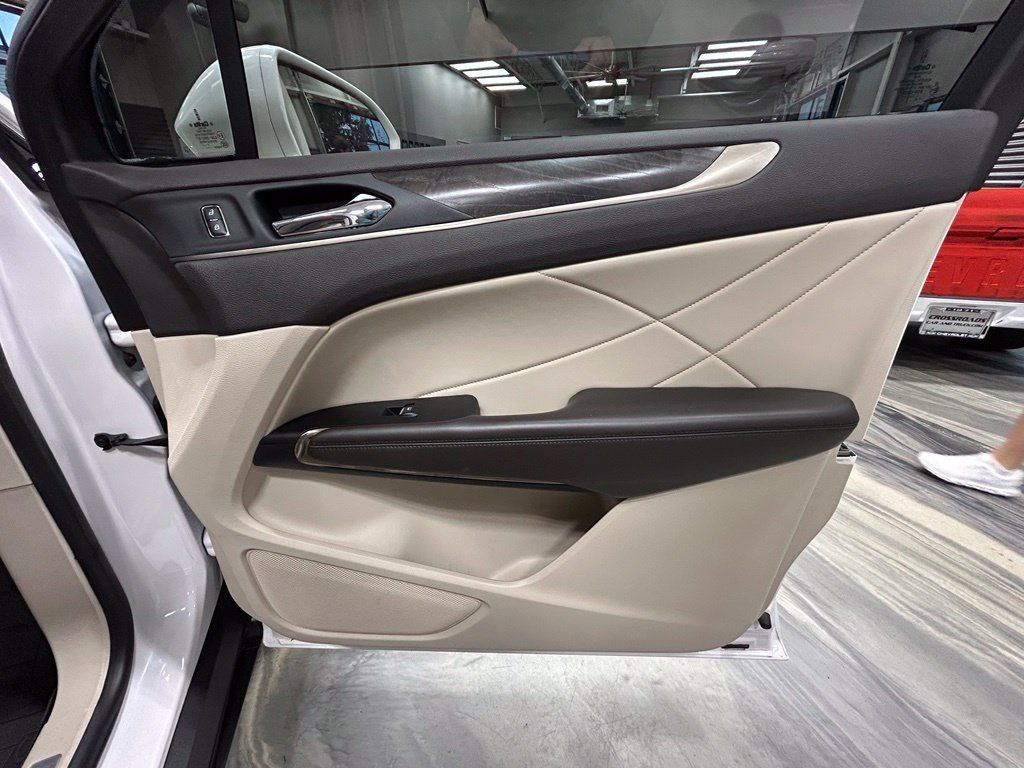 Used 2018 Lincoln MKC Reserve FWD image 37