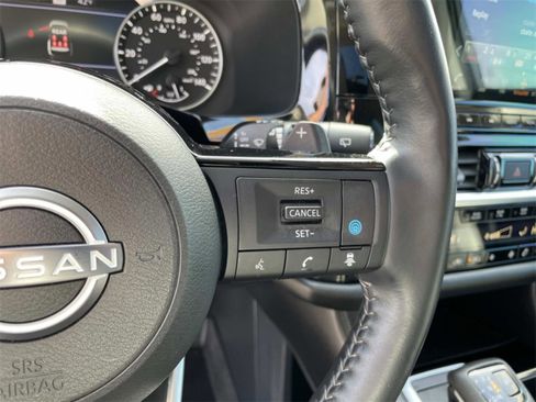 Used 2024 Nissan Pathfinder SL w/ SL Premium Package image 18