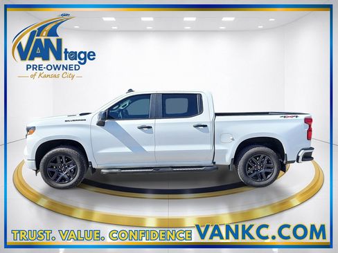Used 2026 Chevrolet Silverado 1500 Custom w/ Turbomax Blackout Package AWD/4WD image 10