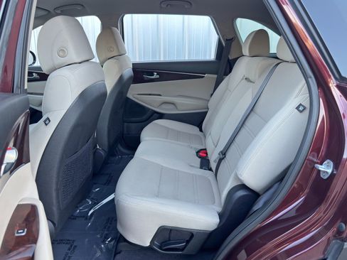 Used 2017 Kia Sorento LX image 34