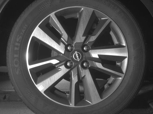 Used 2025 Nissan Versa SV FWD image 15