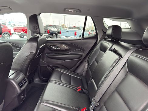 Certified 2024 GMC Terrain SLT image 32