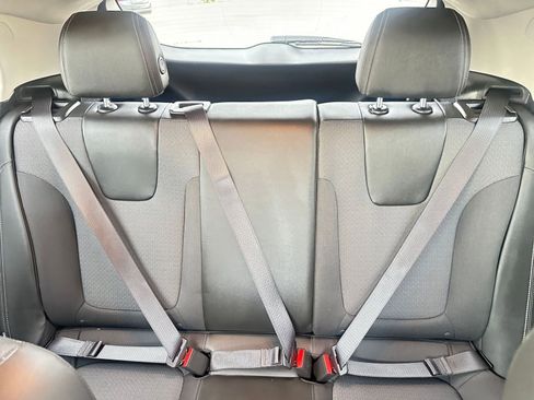 Used 2025 Buick Encore GX Preferred image 38