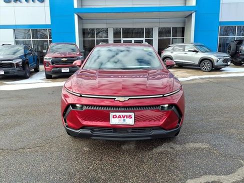 New 2026 Chevrolet Equinox EV LT image 9