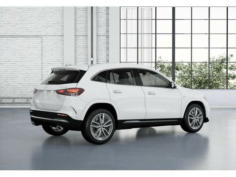 New 2025 Mercedes-Benz GLA 35 AMG 4MATIC image 21
