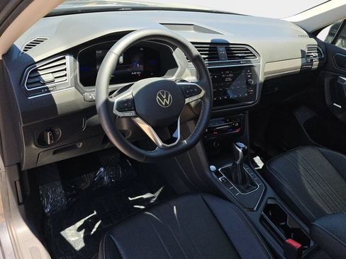 Used 2022 Volkswagen Tiguan SE FWD image 20