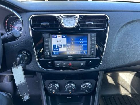 Used 2012 Chrysler 200 Limited FWD image 22