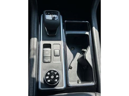 Used 2023 Nissan Pathfinder Platinum image 16