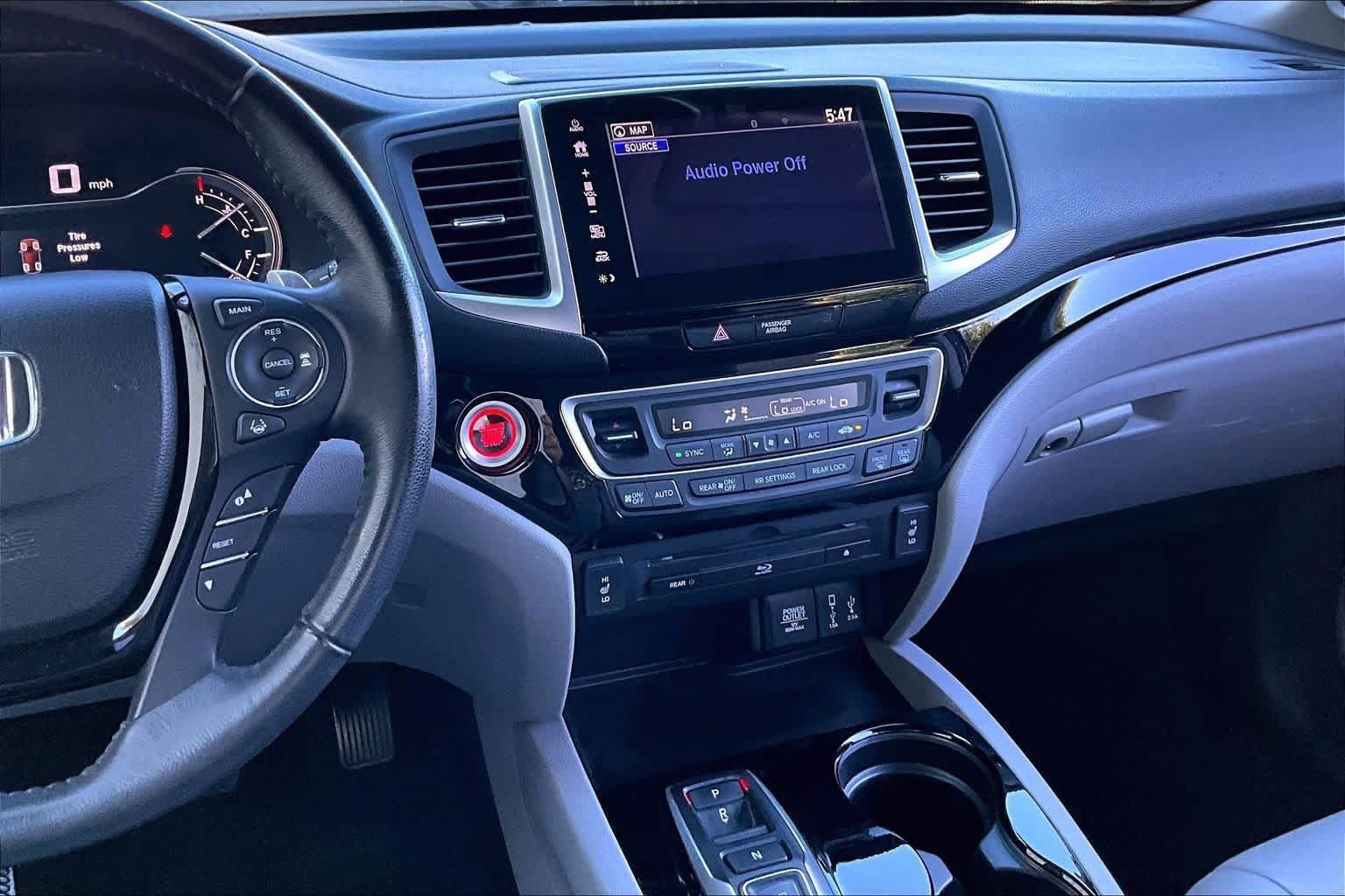 Used 2018 Honda Pilot Touring image 7