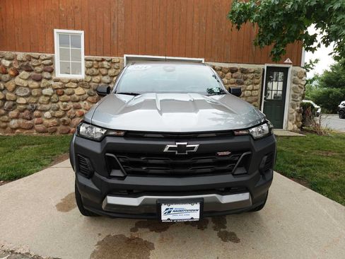 Used 2024 Chevrolet Colorado Trail Boss w/ Advanced Trailering Package AWD/4WD image 2