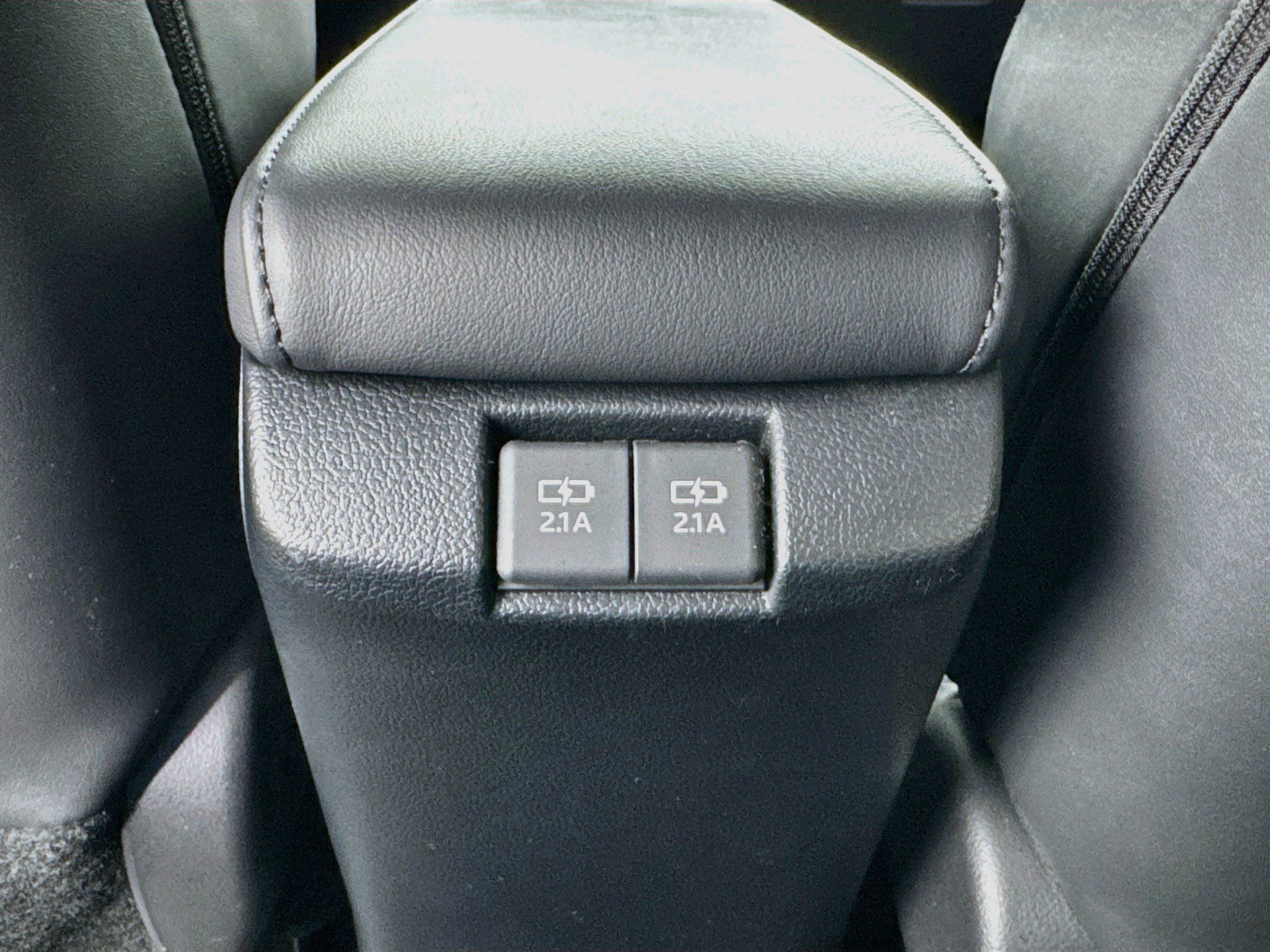 Used 2020 Toyota Prius Prime XLE FWD image 16