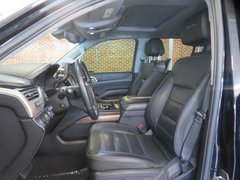 Used 2019 GMC Yukon XL Denali AWD/4WD image 15
