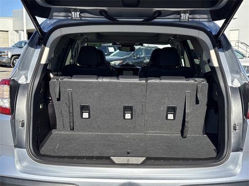 Used 2025 Subaru Ascent Bronze Edition image 6