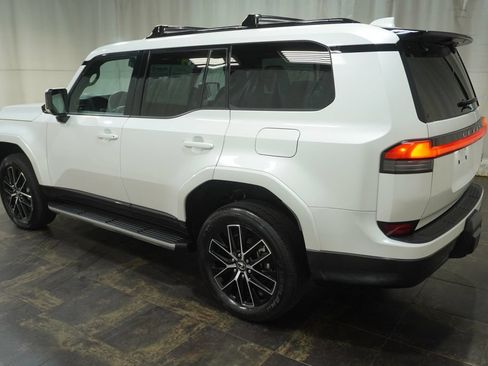 Used 2024 Lexus GX 550 w/ Accessory Package (Z1) AWD/4WD image 12