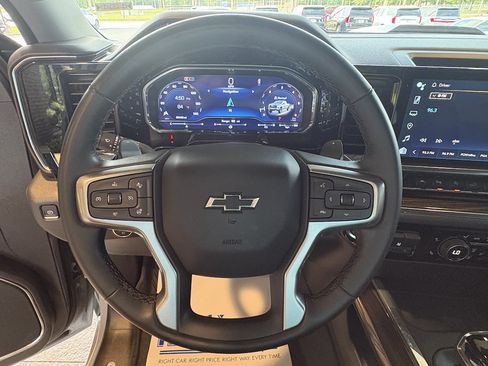 Used 2024 Chevrolet Silverado 1500 LT Trail Boss w/ LT Trail Boss Premium Package AWD/4WD image 14