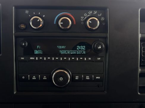 Used 2025 Chevrolet Express 3500 LT w/ LT Preferred Equipment Group RWD image 15