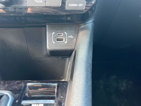 Used 2024 Jeep Compass Latitude AWD/4WD image 21
