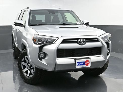 Used 2022 Toyota 4Runner TRD Off-Road Premium AWD/4WD image 38