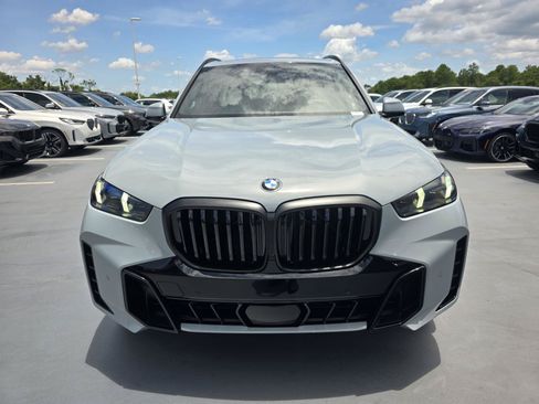 New 2026 BMW X5 xDrive40i w/ M Sport Package AWD/4WD image 2