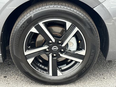 Used 2025 Nissan Sentra SV FWD image 12