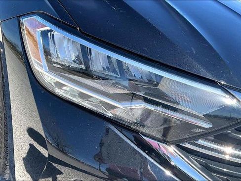 Used 2024 Volkswagen Jetta SE FWD image 26