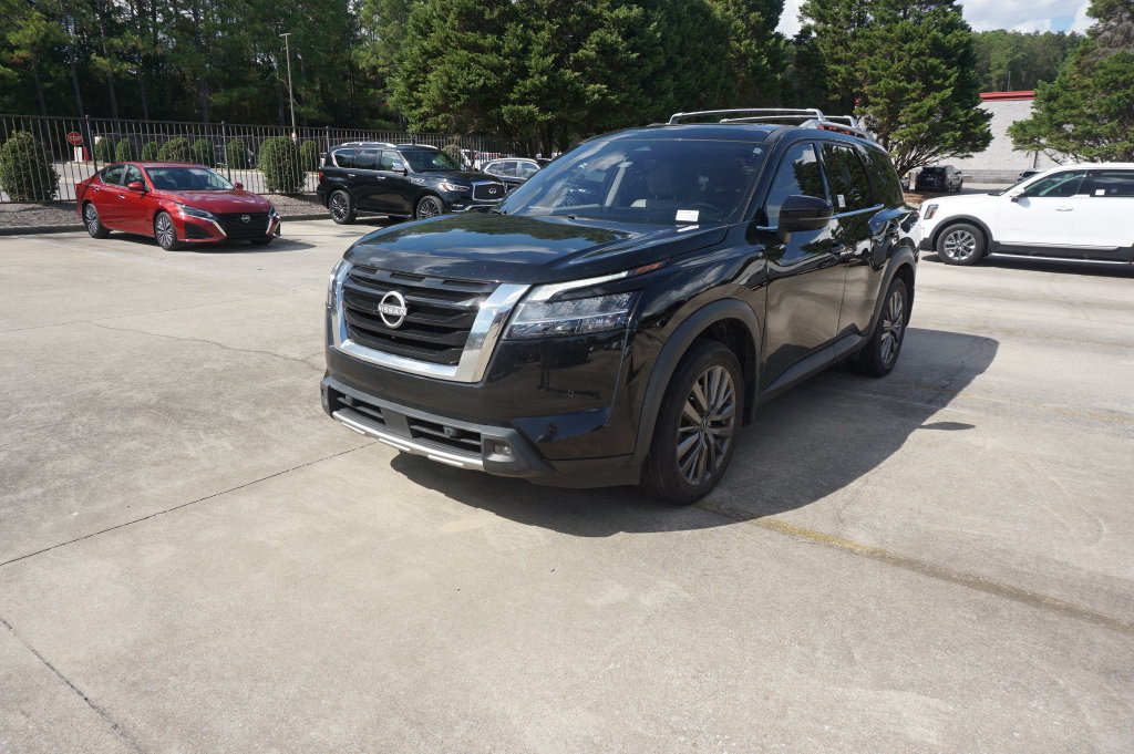Used 2024 Nissan Pathfinder SL w/ SL Premium Package FWD image 27