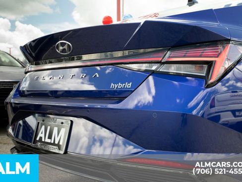 Used 2022 Hyundai Elantra Limited image 9