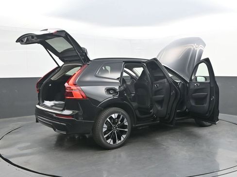 New 2026 Volvo XC60 B5 Plus w/ Climate Package AWD/4WD image 39