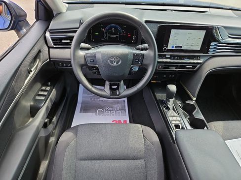 Used 2025 Toyota Camry LE w/ Convenience Package FWD image 11