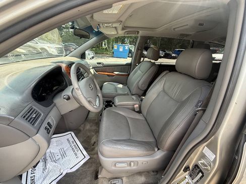 Used 2008 Toyota Sienna FWD image 10