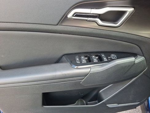 Used 2024 Kia Sportage EX image 15