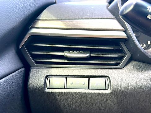 Used 2025 Nissan Altima 2.5 SV FWD image 34