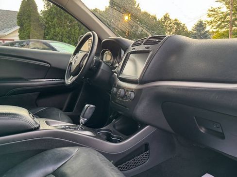 Used 2019 Dodge Journey Crossroad AWD/4WD image 11