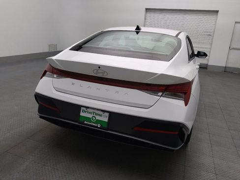 Used 2025 Hyundai Elantra SEL FWD image 7