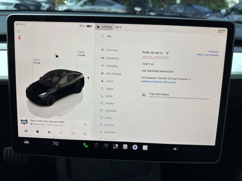 Used 2022 Tesla Model Y Performance AWD/4WD image 25