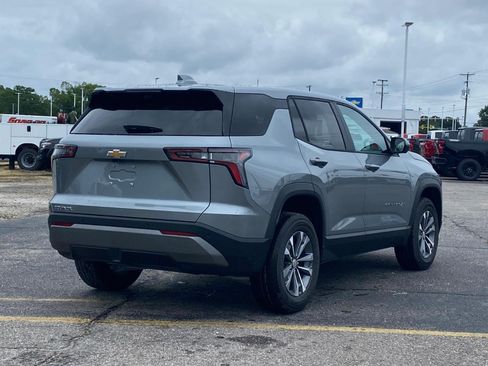 New 2026 Chevrolet Equinox LT w/ Convenience Package II FWD image 3